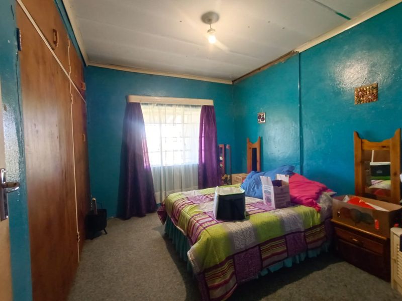 !Spacious Plot Up For Sale!  !This Plot gives you around 2.2HA and a Strong BOREHOLE! - Photo 9