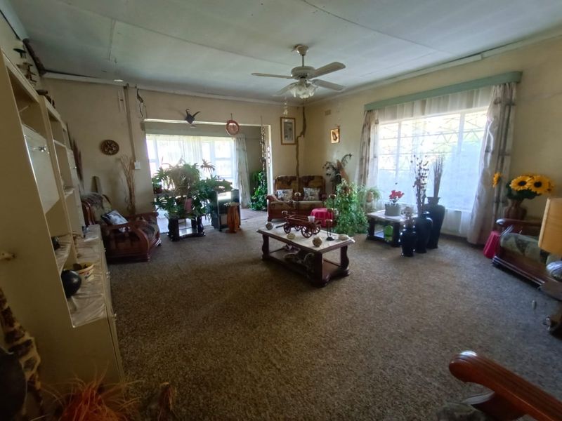 !Spacious Plot Up For Sale!  !This Plot gives you around 2.2HA and a Strong BOREHOLE! - Photo 7