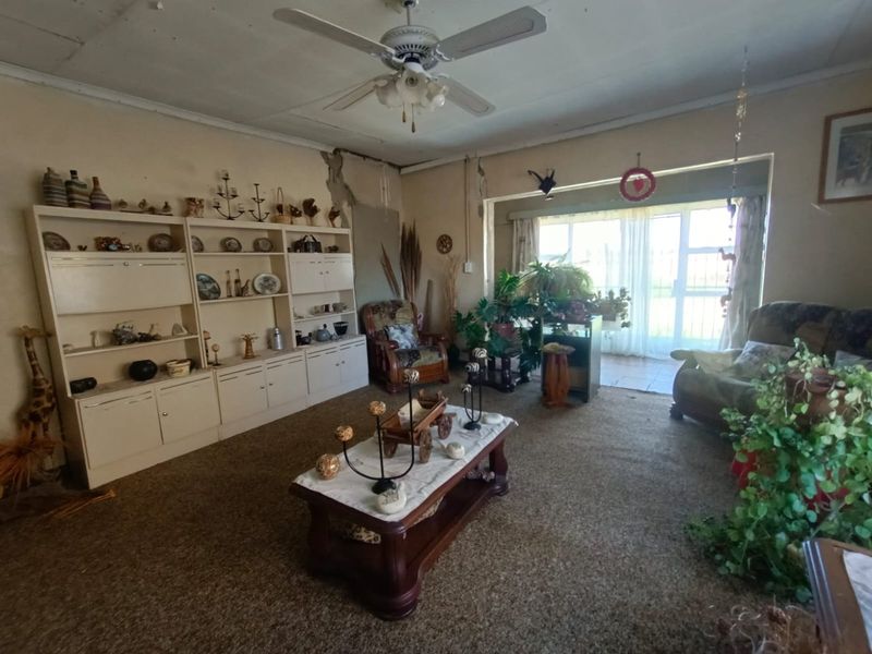 !Spacious Plot Up For Sale!  !This Plot gives you around 2.2HA and a Strong BOREHOLE! - Photo 8