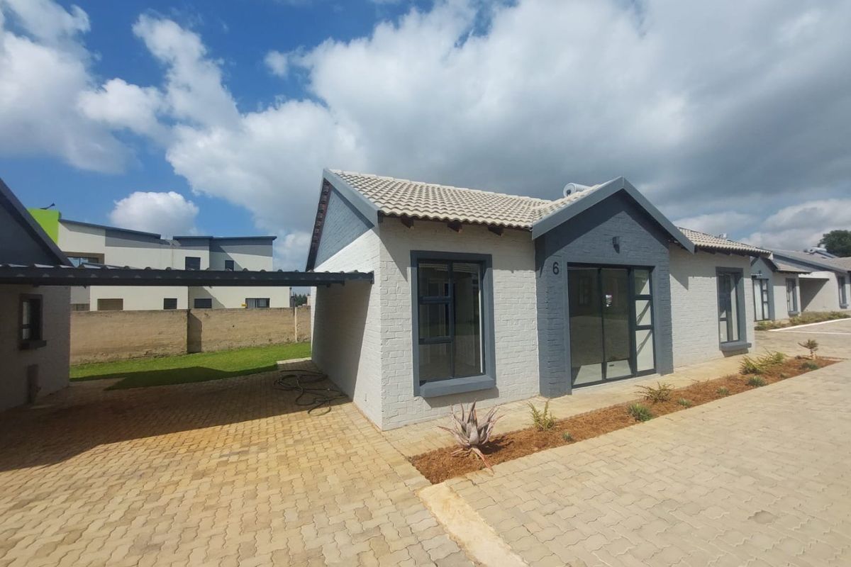 New Development : 3 Bedroom 2 Bathroom Rayton - Photo 2