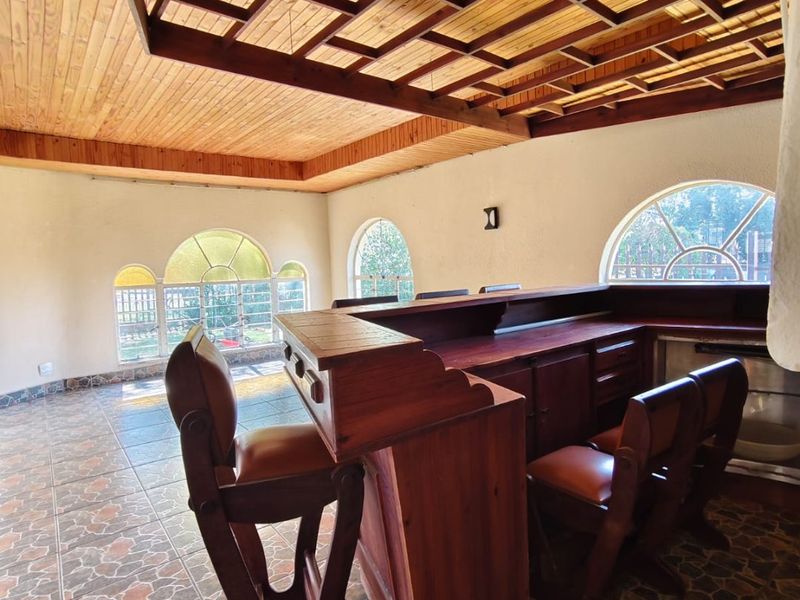 This family home is located in an upmarket area, walking distance to Articon Vaalpark. - Photo 2