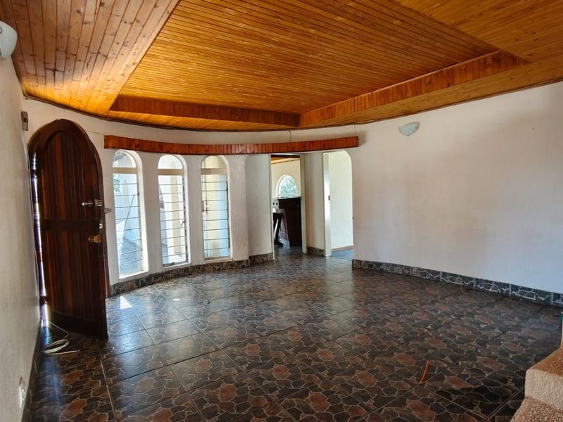 This family home is located in an upmarket area, walking distance to Articon Vaalpark. - Photo 9