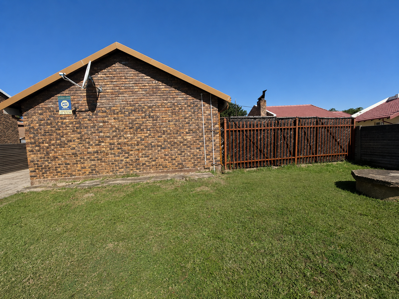 2 Bedroom House for Rent - Photo 2