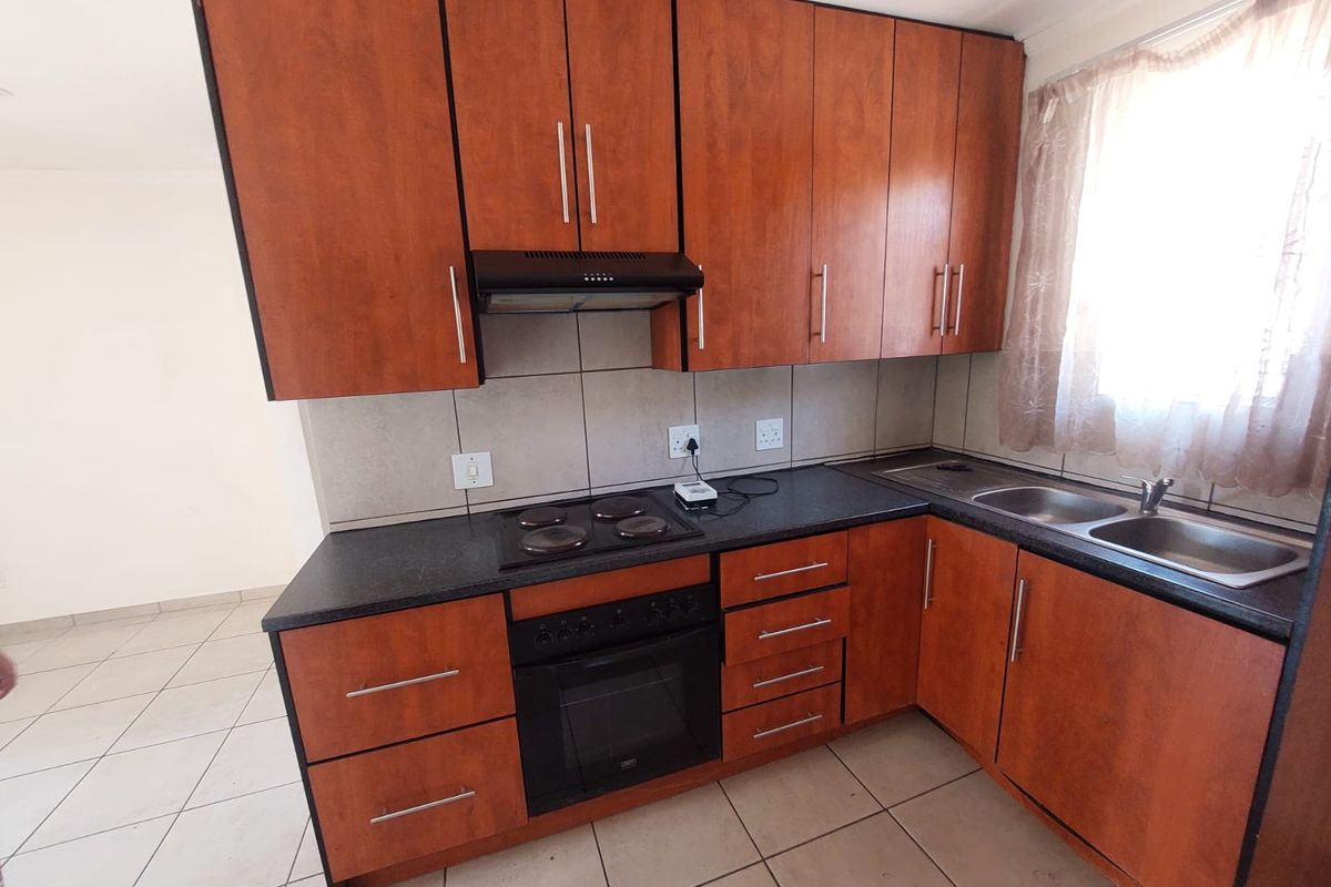 2 Bedroom House for Rent - Photo 3