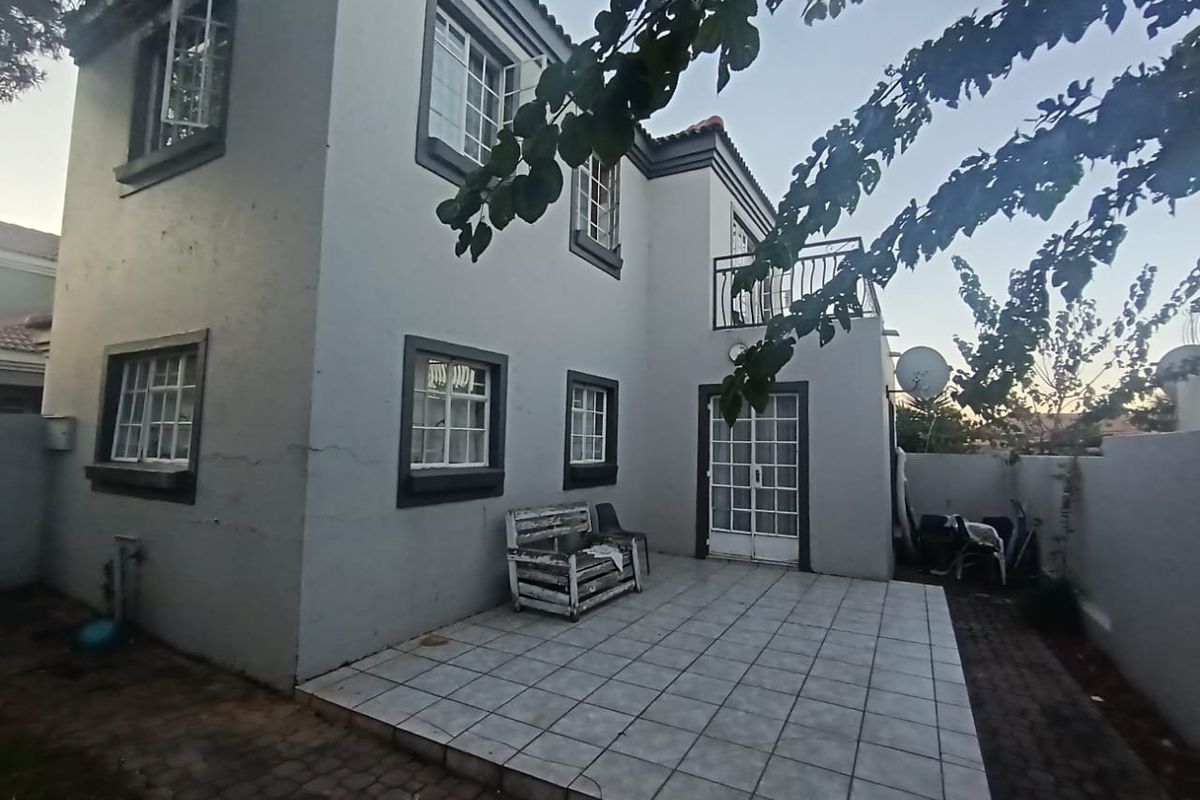 Charming 2 bedroom duplex for sale - Photo 4