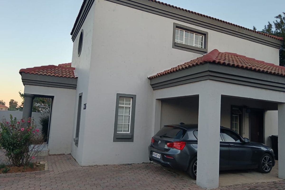 Charming 2 bedroom duplex for sale - Photo 3