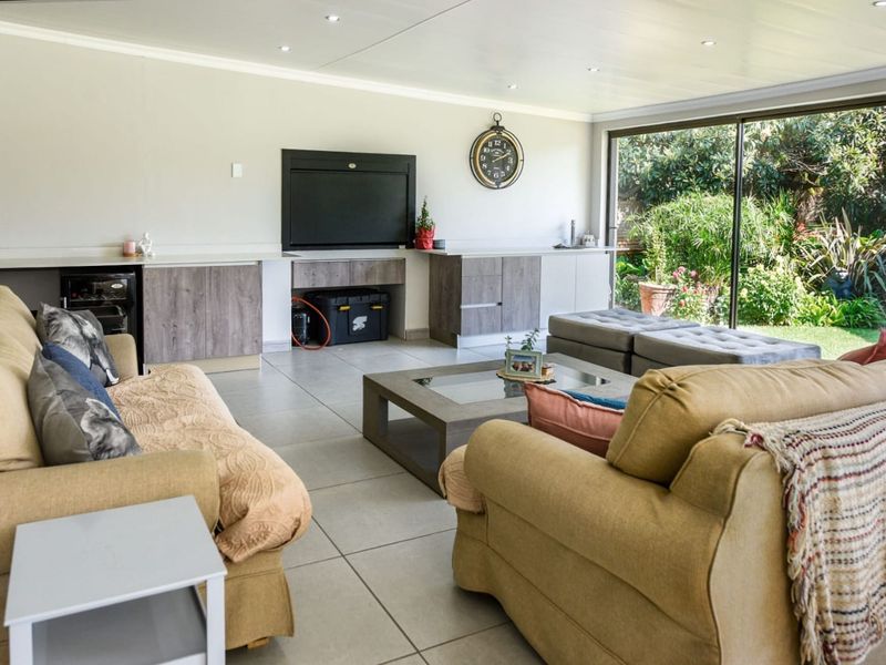 UNBELIEVABLE SW 5 Proper Property New To The Market....(Smart App For All The Lights) - Photo 4