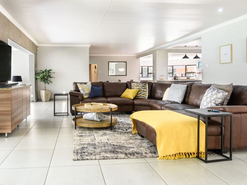 UNBELIEVABLE SW 5 Proper Property New To The Market....(Smart App For All The Lights) - Photo 5