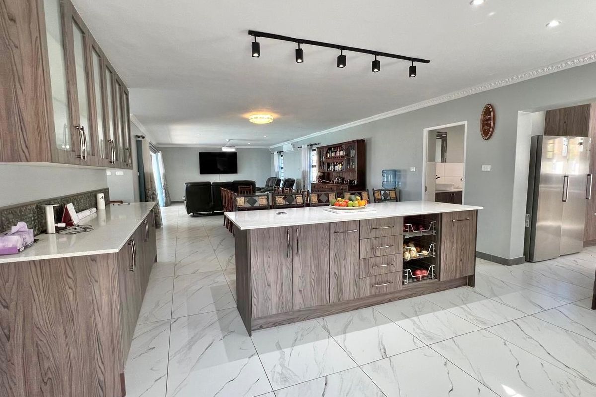 Modern Family Home with Breataking Ocean Views in Wavecrest - Photo 4