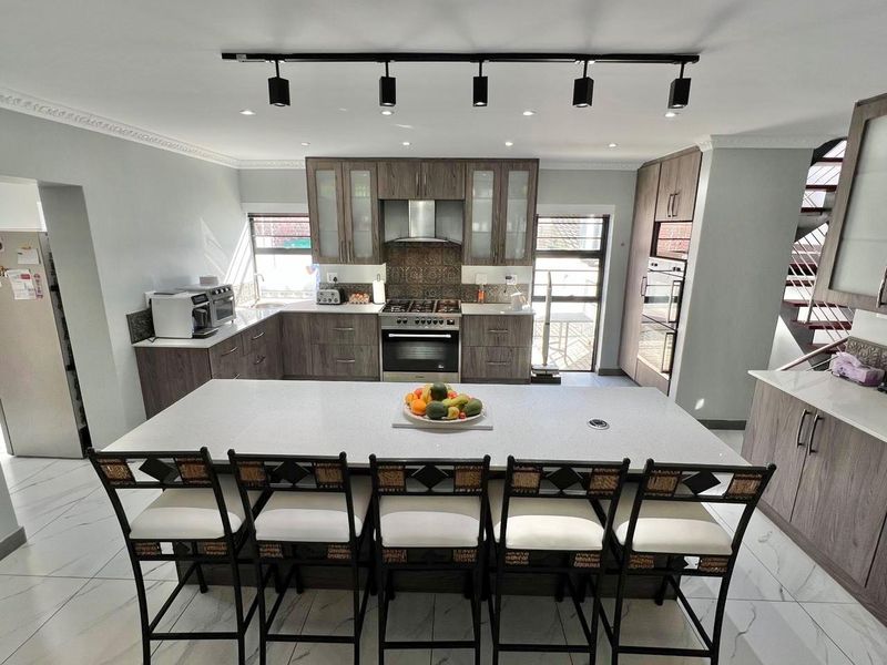 Modern Family Home with Breataking Ocean Views in Wavecrest - Photo 9