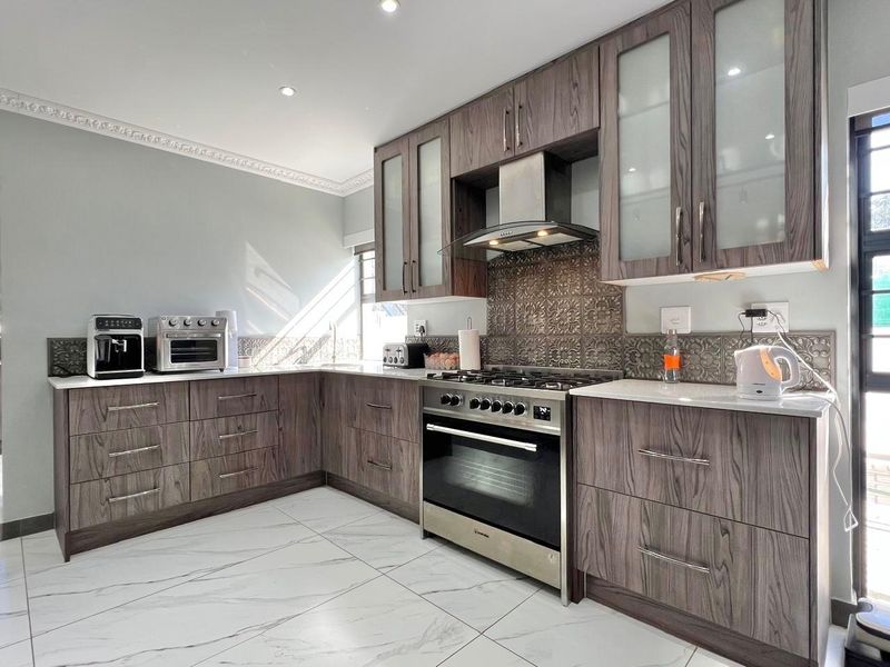 Modern Family Home with Breataking Ocean Views in Wavecrest - Photo 8