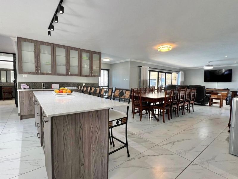 Modern Family Home with Breataking Ocean Views in Wavecrest - Photo 2