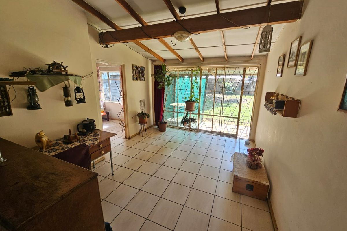 Cozy 4-Bedroom Home for Sale in Sasolburg! - Photo 2