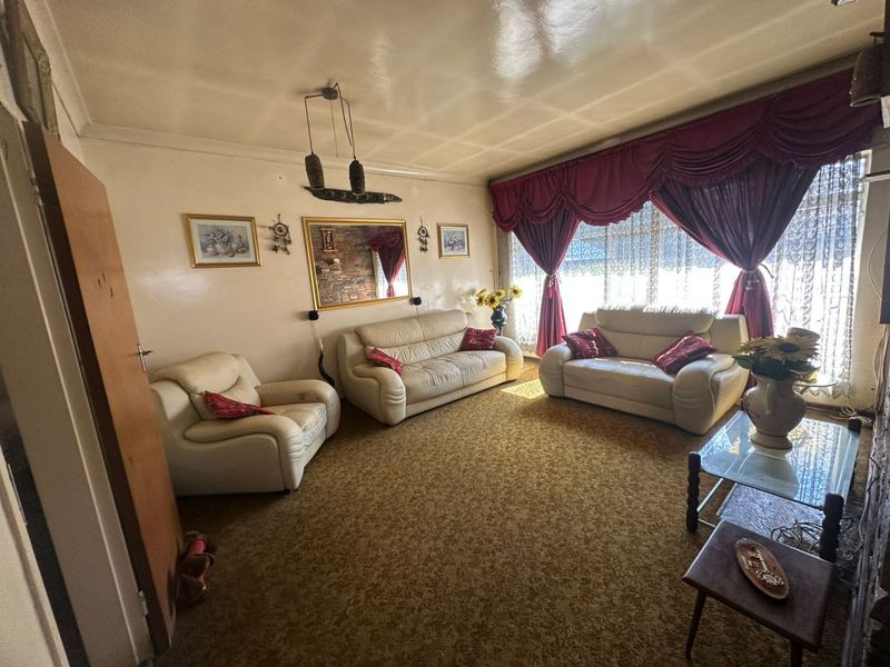 Don’t miss out on this lovely 3 bedroom home in Three rivers! - Photo 2