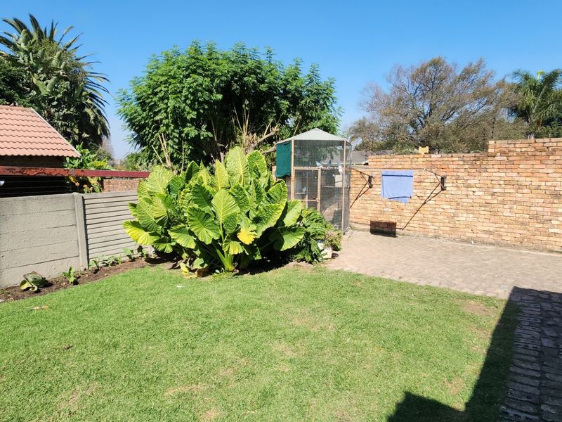 Spacious 4-Bedroom Family Home with Income-Generating Flatlet For Sale in Modelpark - Photo 7