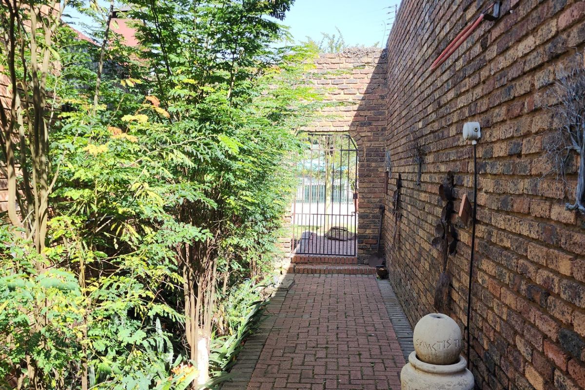 Spacious 4-Bedroom Family Home with Income-Generating Flatlet For Sale in Modelpark - Photo 2