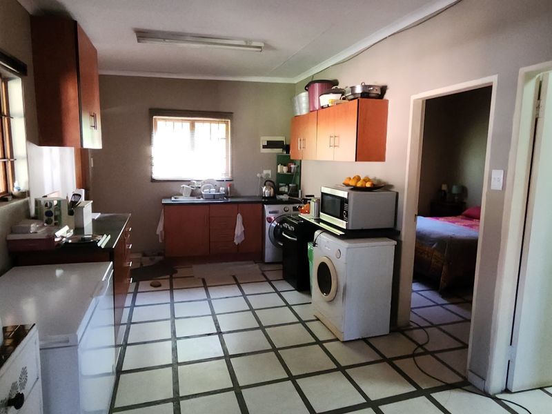 Spacious 4-Bedroom Family Home with Income-Generating Flatlet For Sale in Modelpark - Photo 5