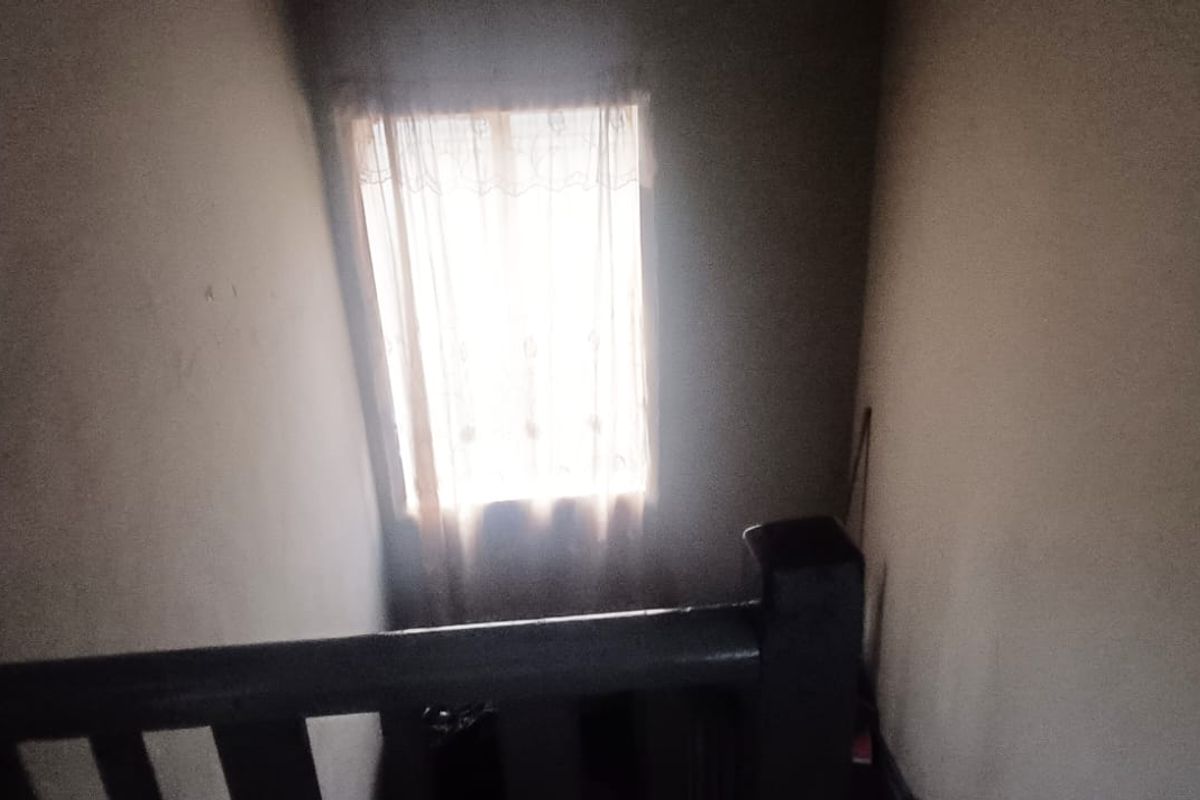 NVESTMENT ALERT!! A TOTAL OF 6 Flats for Sale – Perfect for a person looking to make extra income. - Photo 4