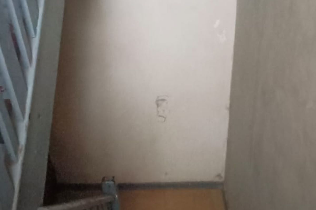 NVESTMENT ALERT!! A TOTAL OF 6 Flats for Sale – Perfect for a person looking to make extra income. - Photo 3