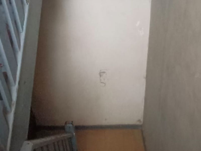 NVESTMENT ALERT!! A TOTAL OF 6 Flats for Sale – Perfect for a person looking to make extra income. - Photo 3
