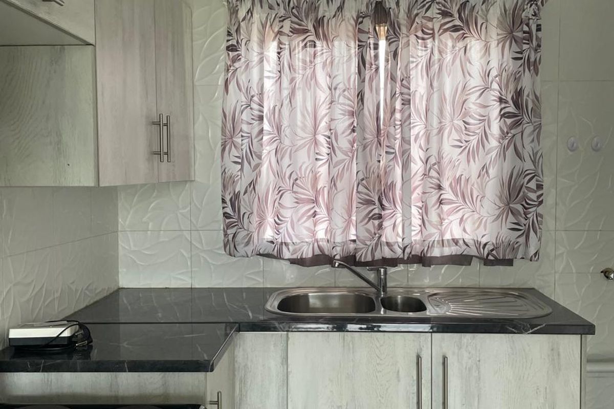 2-Bedroom Flat for Sale – Prime Location & Modern Comfort - Photo 4