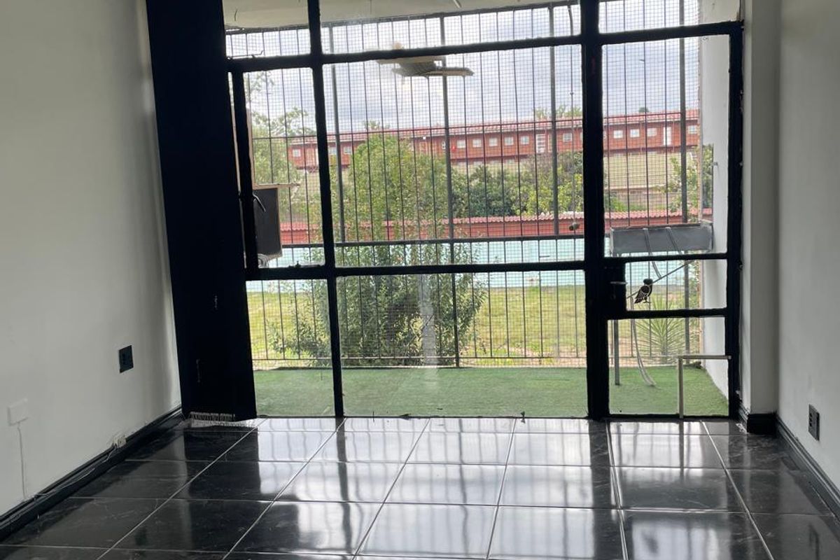 2-Bedroom Flat for Sale – Prime Location & Modern Comfort - Photo 5