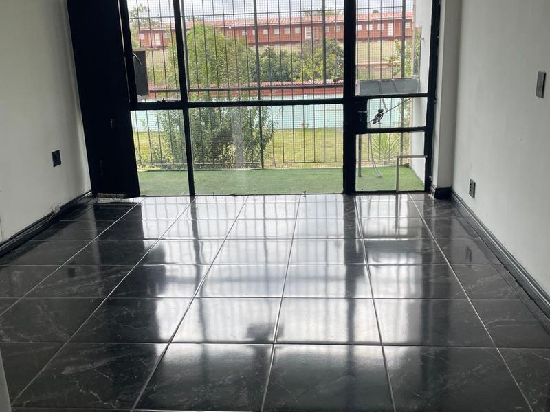 2-Bedroom Flat for Sale – Prime Location & Modern Comfort - Photo 6