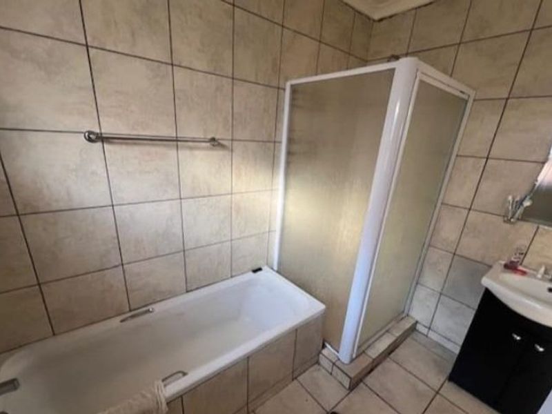 Modern 3-Bedroom Duplex Townhouse with Double Garage and Braai Balcony - Photo 6