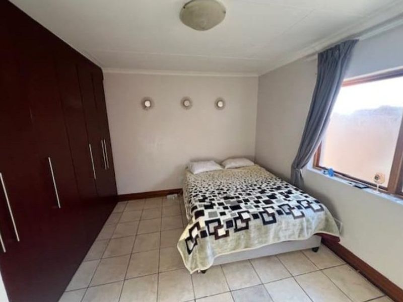 Modern 3-Bedroom Duplex Townhouse with Double Garage and Braai Balcony - Photo 7
