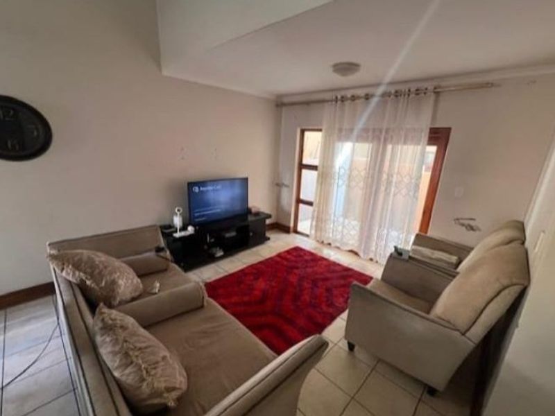 Modern 3-Bedroom Duplex Townhouse with Double Garage and Braai Balcony - Photo 3