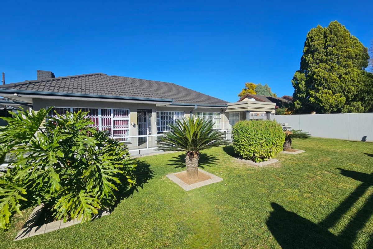 IMMACULATE FAMILY HOME FOR SALE IN ARCON PARK! - Photo 2