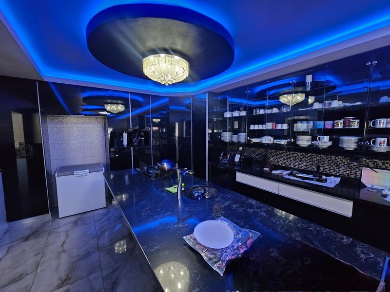 IMMACULATE FAMILY HOME FOR SALE IN ARCON PARK! - Photo 9