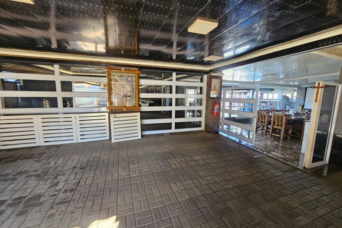 IMMACULATE FAMILY HOME FOR SALE IN ARCON PARK! - Photo 3