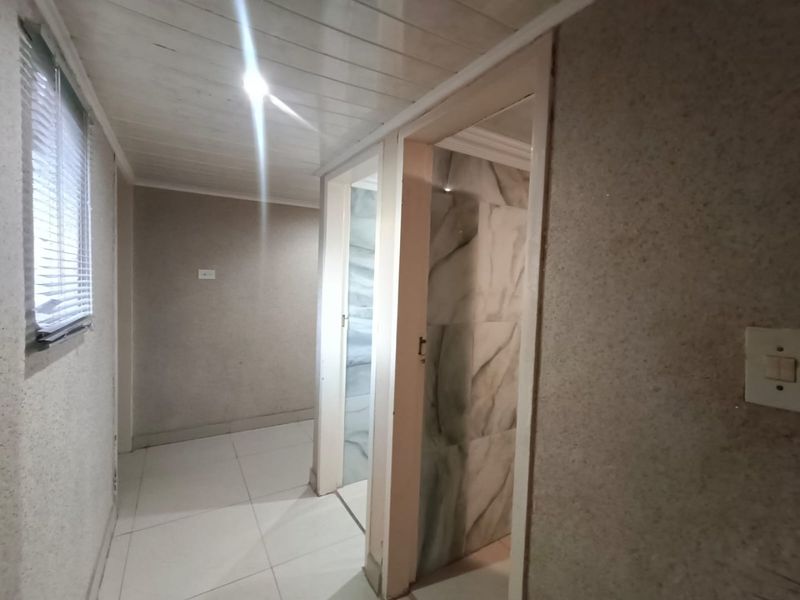 ! Surpassing All Others in Quality !  !The Interior Decorating in this Home is Exquisite Magnetic! - Photo 5