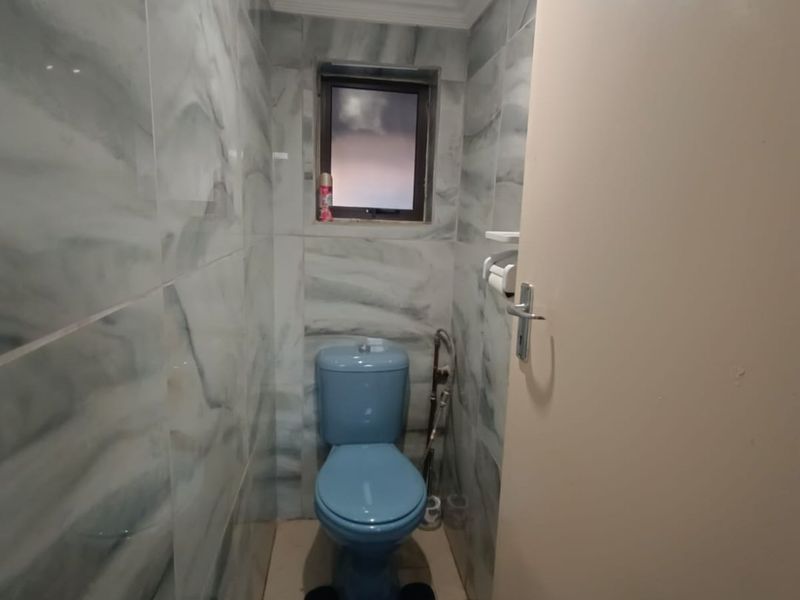 ! Surpassing All Others in Quality !  !The Interior Decorating in this Home is Exquisite Magnetic! - Photo 10