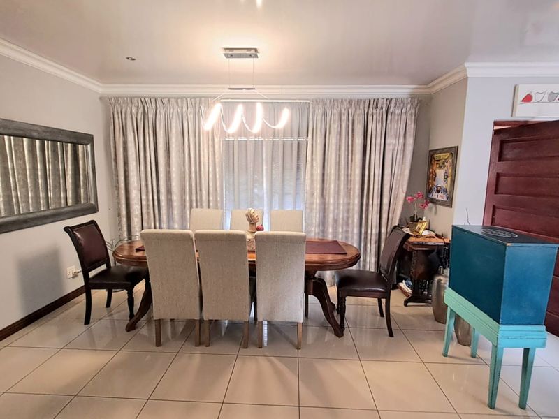 BEAUTIFUL FACEBRICK HOME AVAILABLE IN FALCONRIDGE - Photo 6