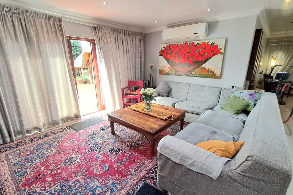 BEAUTIFUL FACEBRICK HOME AVAILABLE IN FALCONRIDGE - Photo 2