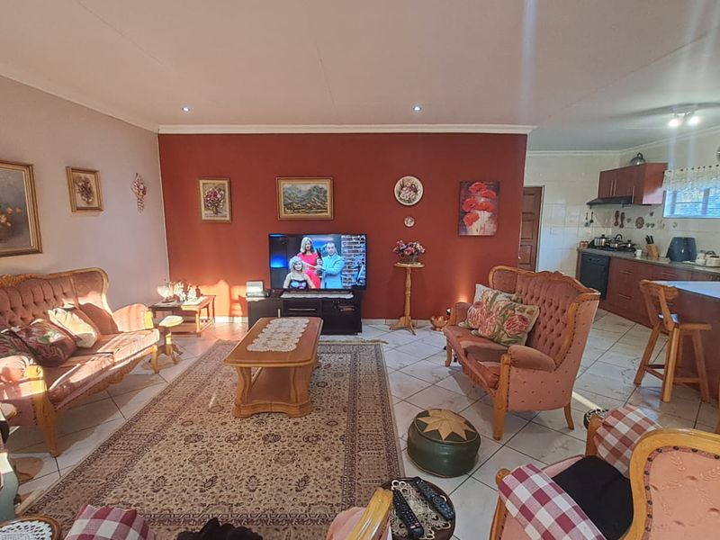 Family home and in a safe and respectable suburb. - Photo 9