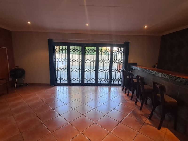 Family home and in a safe and respectable suburb. - Photo 8