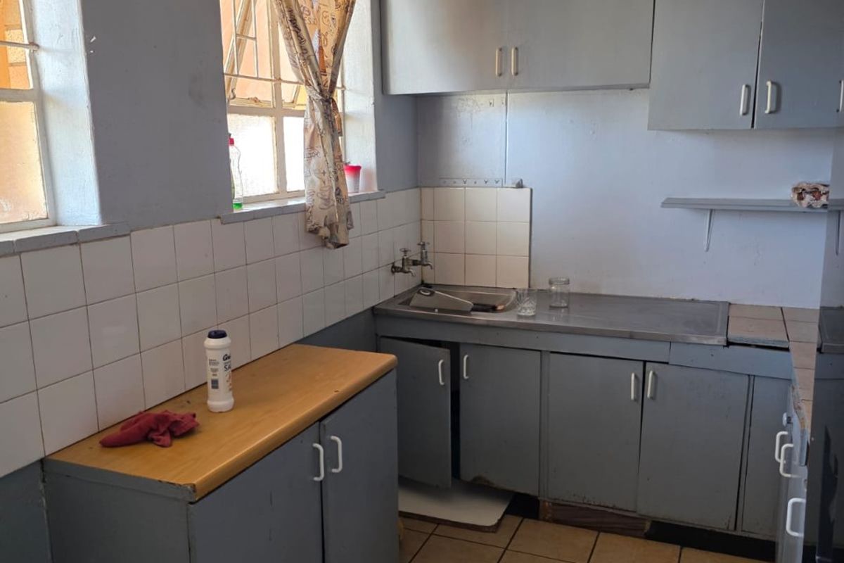 SPECIAL PRICE FOR A ONE BEDROOM FLAT - Photo 2