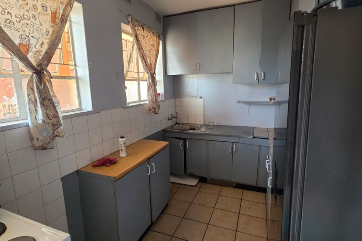 SPECIAL PRICE FOR A ONE BEDROOM FLAT - Photo 3