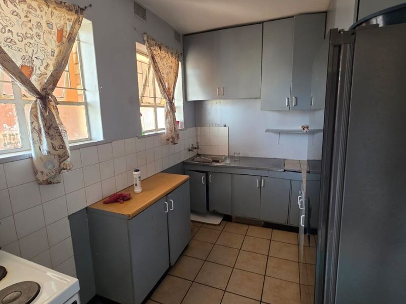 SPECIAL PRICE FOR A ONE BEDROOM FLAT - Photo 3