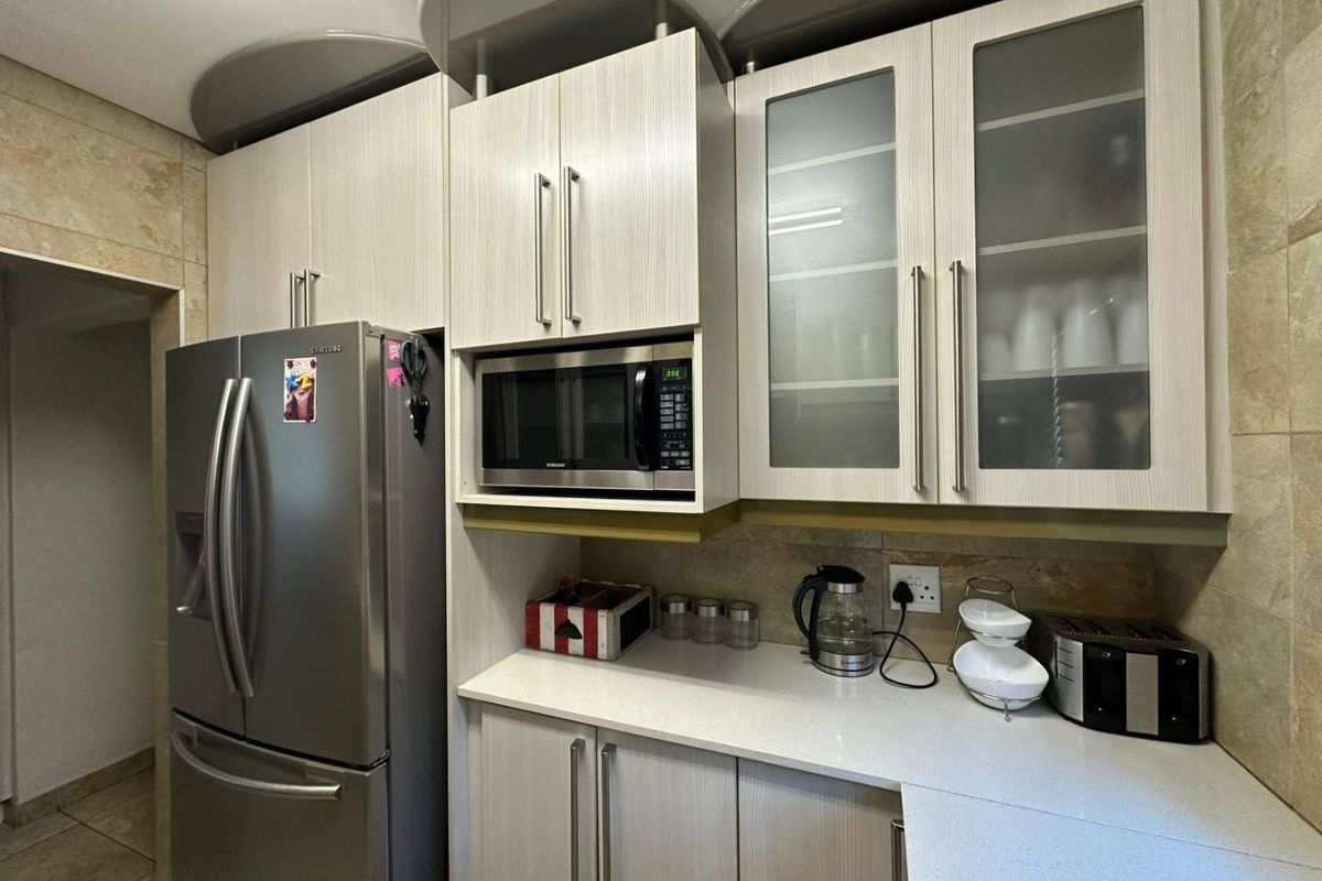 Don’t miss out on this beautiful modern 4 Bedroom Holiday home at Riviera Villas. - Photo 3