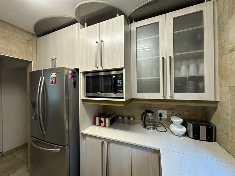 Don’t miss out on this beautiful modern 4 Bedroom Holiday home at Riviera Villas. - Photo 3