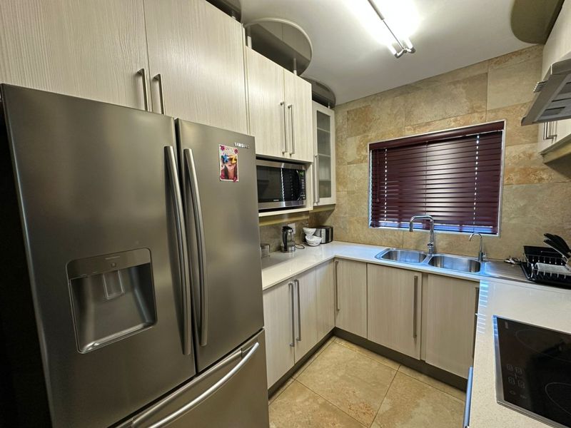 Don’t miss out on this beautiful modern 4 Bedroom Holiday home at Riviera Villas. - Photo 4