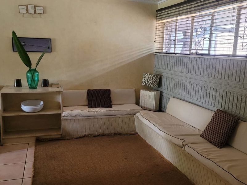 Welcome Home to Your Dream Oasis! - Photo 9