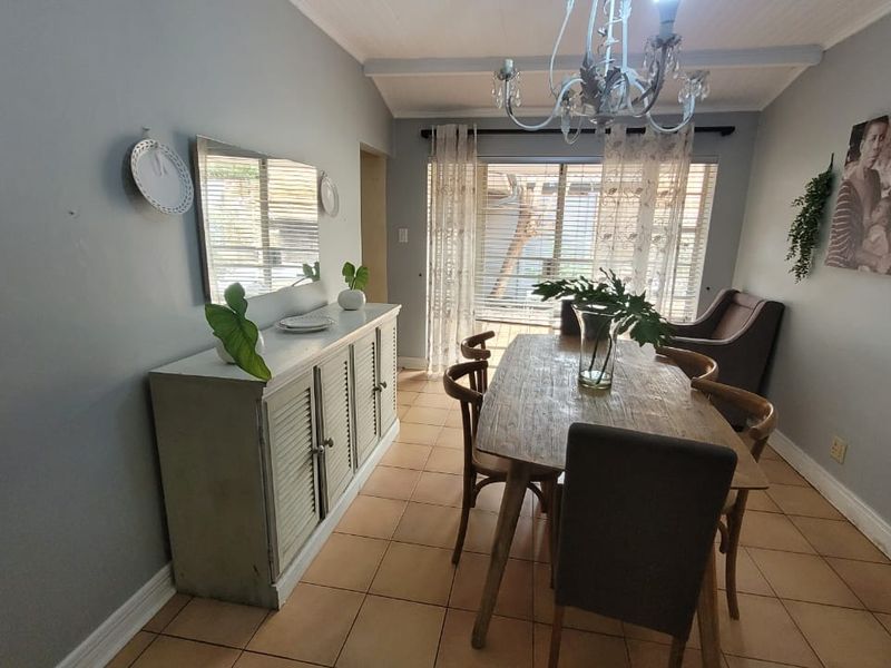 Welcome Home to Your Dream Oasis! - Photo 8