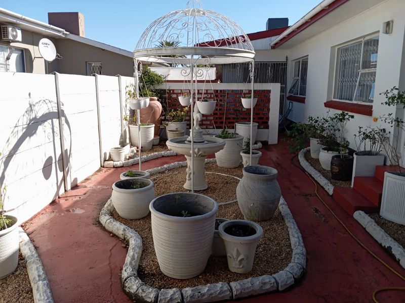 Spacious & Unique Family Home with Incredible Features! - Photo 5