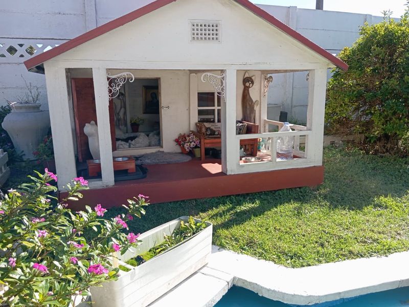 Spacious & Unique Family Home with Incredible Features! - Photo 2