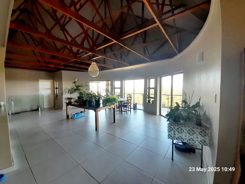 OFF THE GRID - Wildlife estate - BUFFELSDRIFT GAME RESERVE --Modern and spacious with beautiful view - Photo 5